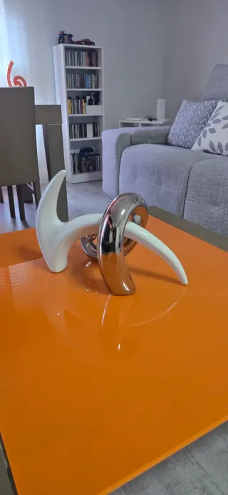 Adornos cerámica para mesas y adorno entrada luz.