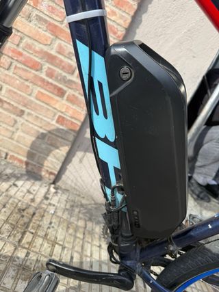 Bicicleta Eléctrica Azul