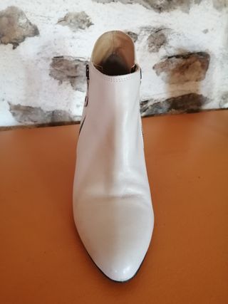 Botines de cuero de la marca alemana GKM talla 40