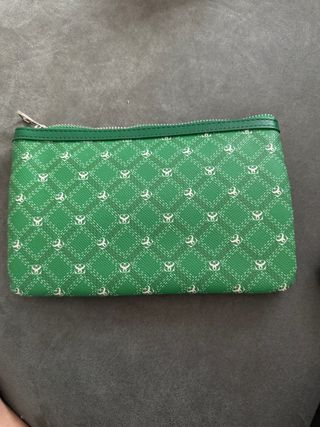 Neceser Stradivarius verde estampado