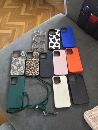 11 custodie per iPhone 15 Pro Max, accetto offerte