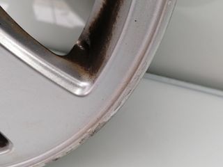 LLANTA VOLVO C30 (2)