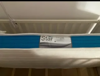 Cuna de bebé blanca