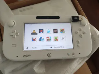Nintendo Wii U Blanca Con Caja y Juegos
