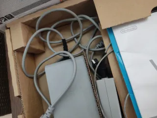 Nintendo Wii U Blanca Con Caja y Juegos