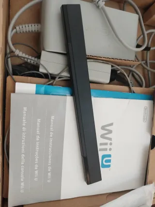 Nintendo Wii U Blanca Con Caja y Juegos