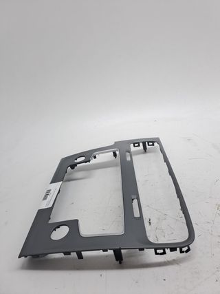 PLASTICO VOLKSWAGEN GOLF VII LIM. (4)