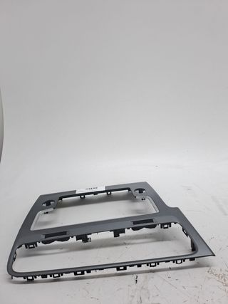 PLASTICO VOLKSWAGEN GOLF VII LIM. (4)