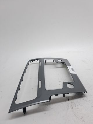 PLASTICO VOLKSWAGEN GOLF VII LIM. (4)