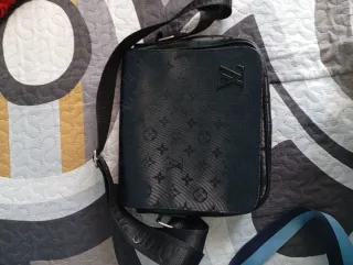 Riñonera Louis Vuitton Negra