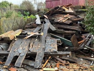 REGALO Madera para leña o construcción