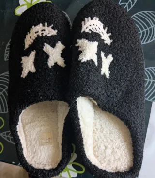 Zapatillas de estar por casa negras