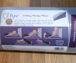 Almohada de cuña para aliviar dolor de espalda.