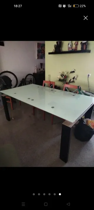 Mesa extensible cristal y metal