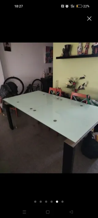 Mesa extensible cristal y metal