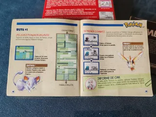 Pokémon Edición Roja (Game Boy Color) en su caja