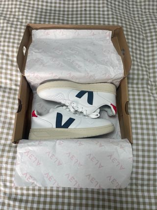 V-10 CWL WHITE NAUTICO PEKIN