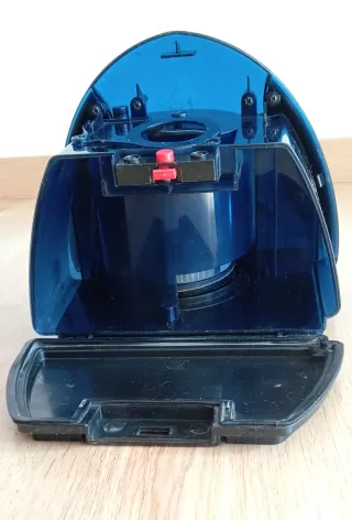 Aspiradora Ufesa sin bolsa 2000W