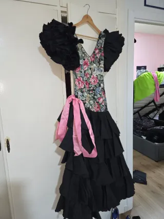 Traje de Sevillana Negro y Multicolor