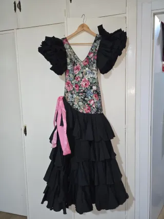 Traje de Sevillana Negro y Multicolor