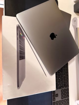 MacBook con Touch bar Totalmente Nuevo!