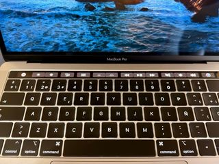 MacBook con Touch bar Totalmente Nuevo!