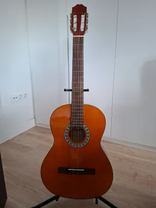 Cajón Flamenco y Funda Guitarra Clásica