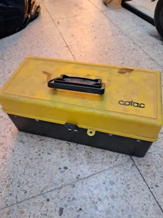 Caja de herramientas Cofac amarilla