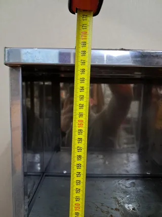 Mueble de espejo metálico azul