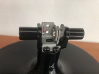 Base TV Negra Pequeña