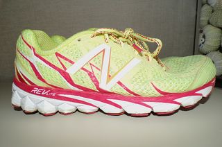 Tenis New Balance Amarillo y Rojo