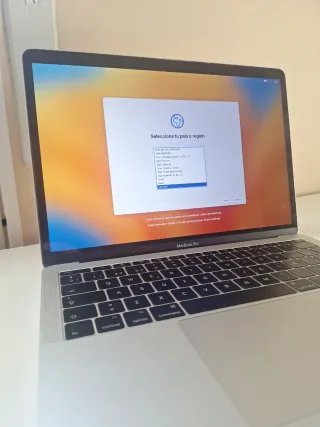 MacBook Pro 13" 2017 Intel i5 8GB RAM Argento