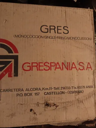 Azulejo marrón. 2'50€ la unidad