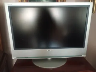 Televisión Sony Negra y Plateada