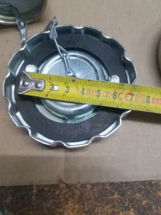 Tapa de combustible con cadena y filtro