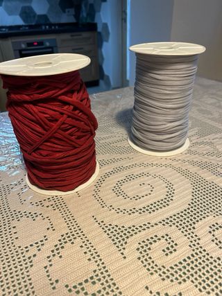 2 gomitoli fettuccia uncinetto