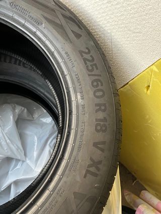 Gomme Estive Continental 225/60 R18