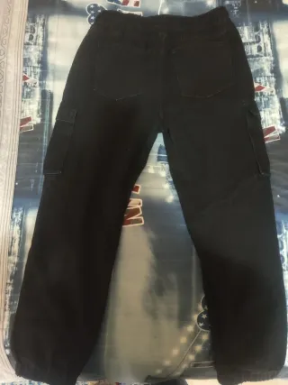 Pantaloni cargo neri con coulisse