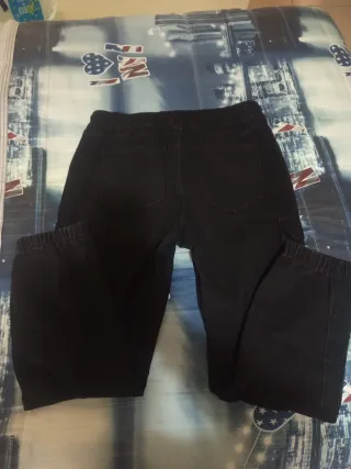 Pantaloni cargo neri con coulisse