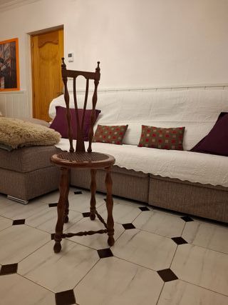 Silla de madera clásica estilo vintage