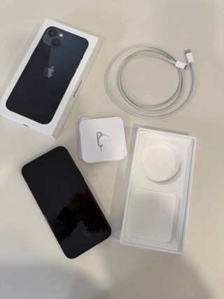 iPhone 13 Negro 128GB + Cable