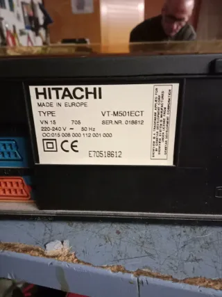 Vídeo Hitachi VT-M501ECT VHS sin mando