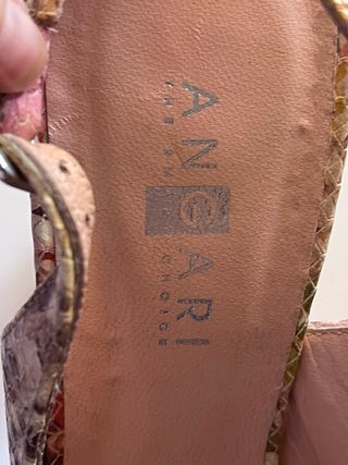 Tacones slingback estampado serpiente floral