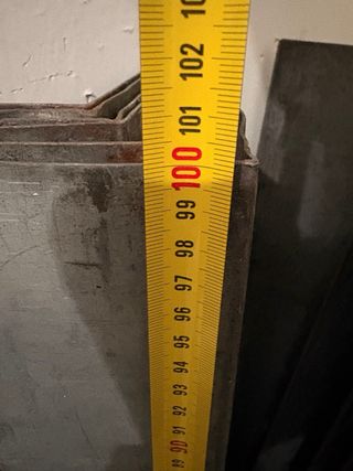 Cantoneras metálicas Son 12