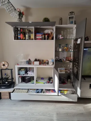 Mueble de salón modular gris y blanco