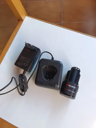 CARGADOR BOSCH Y BATERÍA WURTH