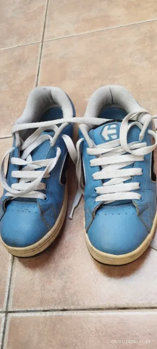 Zapatillas Etnies Azules y Blancas