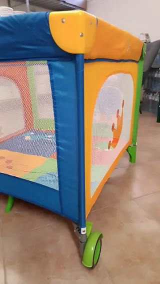 Parque-cuna plegable