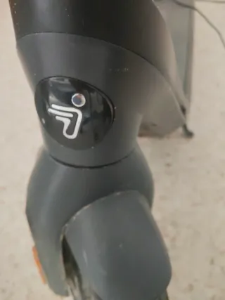 Patín Ninebot E2 Pro con soporte móvil y cargador