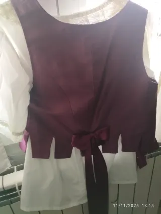 Trajes de Fallera granate y beig y Regalo camcam